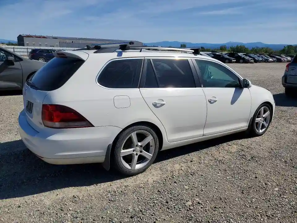 3VWML7AJ9BM618326 2011 VOLKSWAGEN JETTA-2