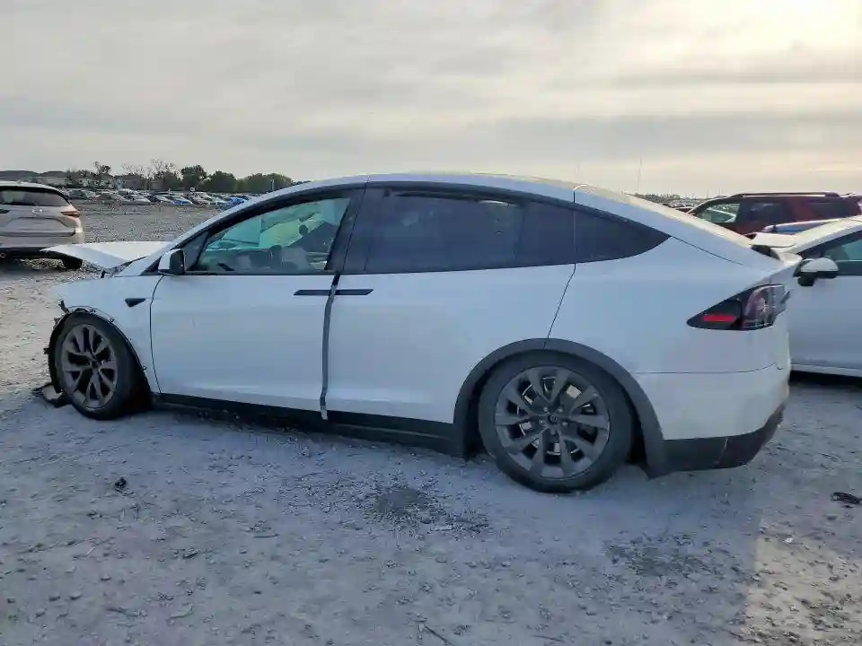 7SAXCBE60NF355101 2022 TESLA MODEL X-1