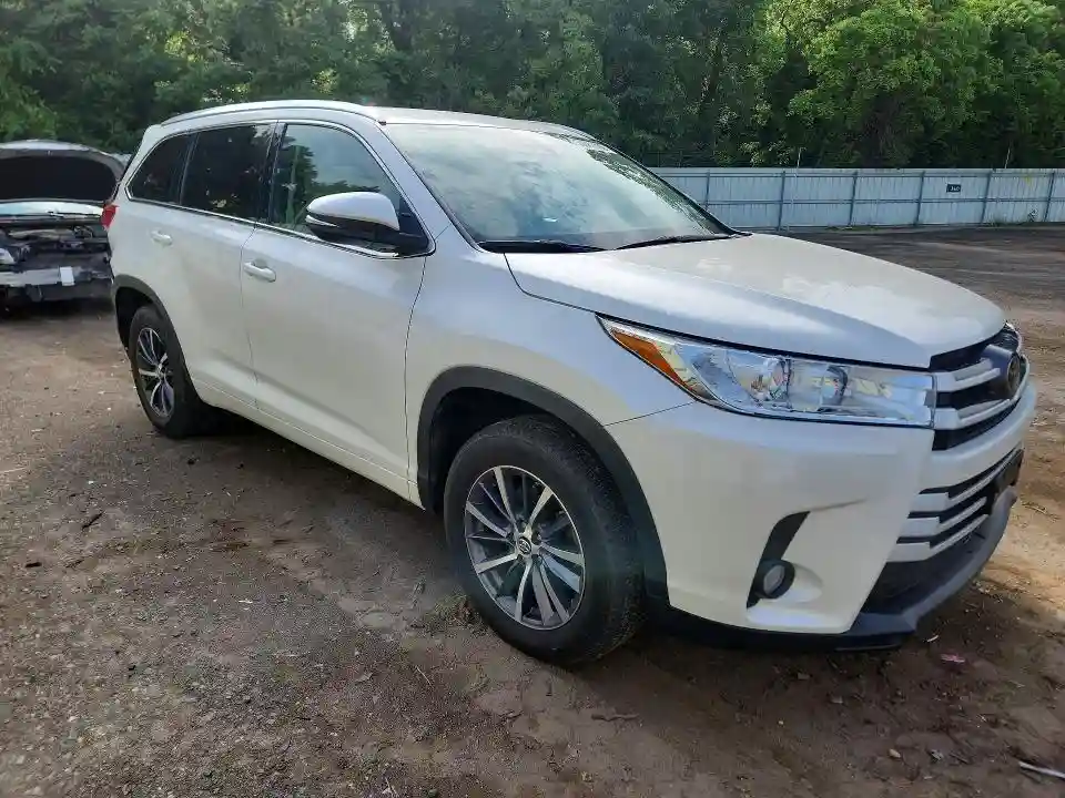 5TDKZRFH3JS541168 2018 TOYOTA HIGHLANDER-3