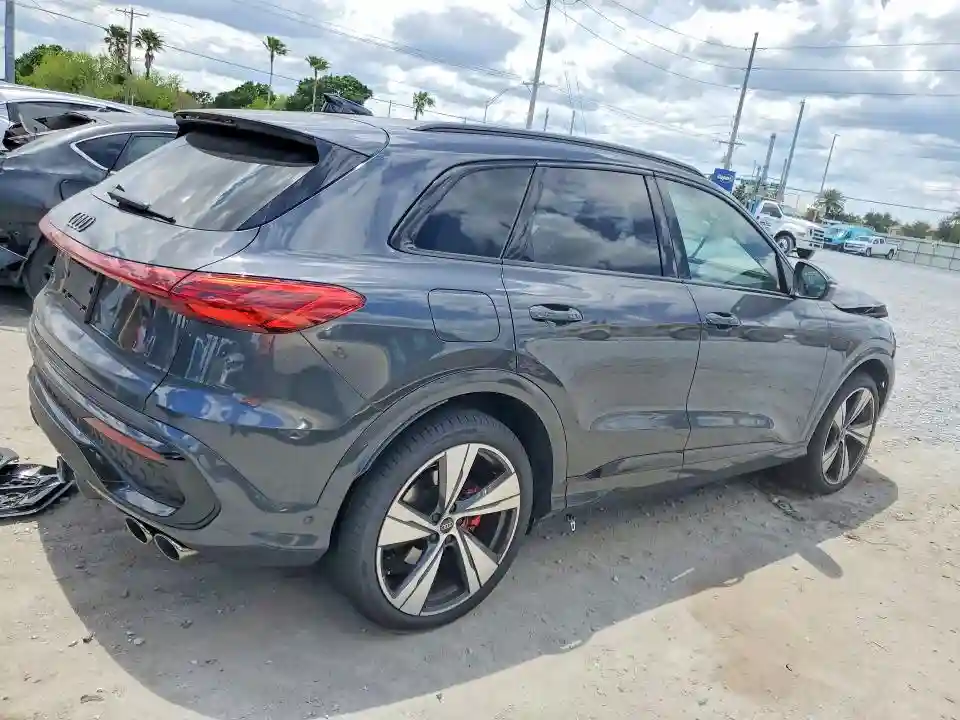 WA125AGU9S2102021 2025 AUDI SQ5-2