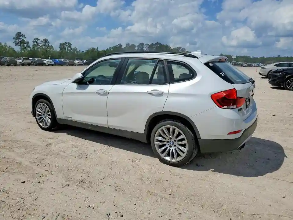 WBAVL1C5XFVY35364 2015 BMW X1-1