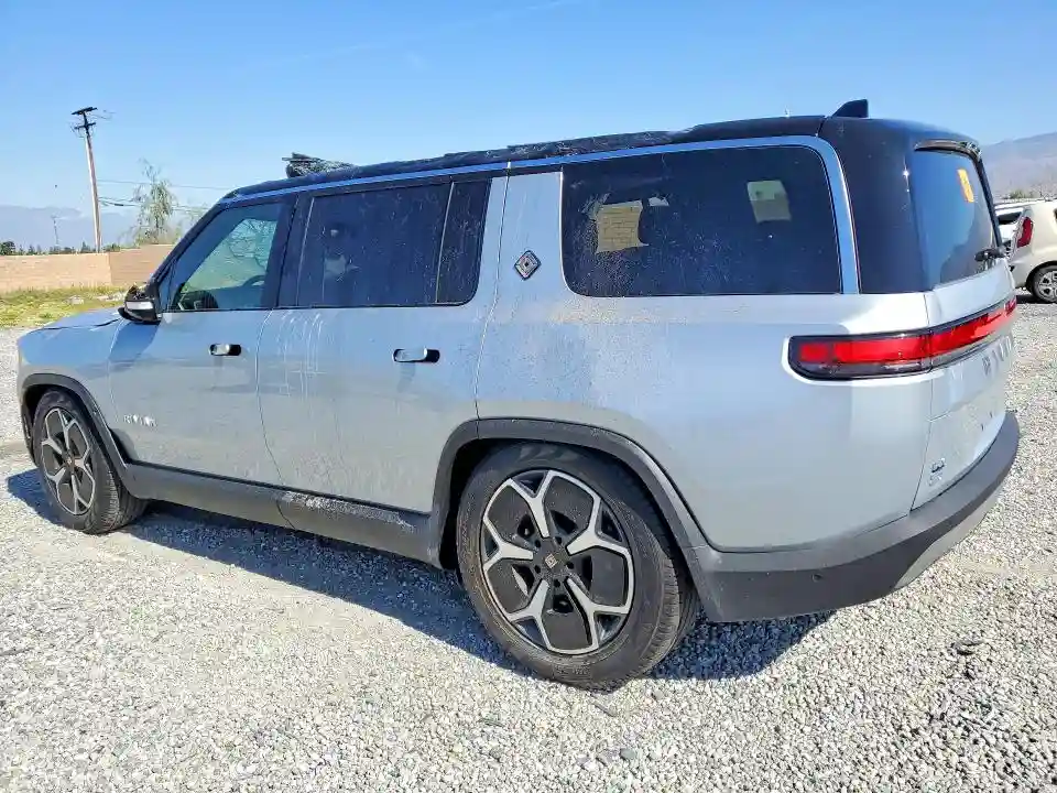 7PDSGBBA7RN040588 2024 RIVIAN RIS-1