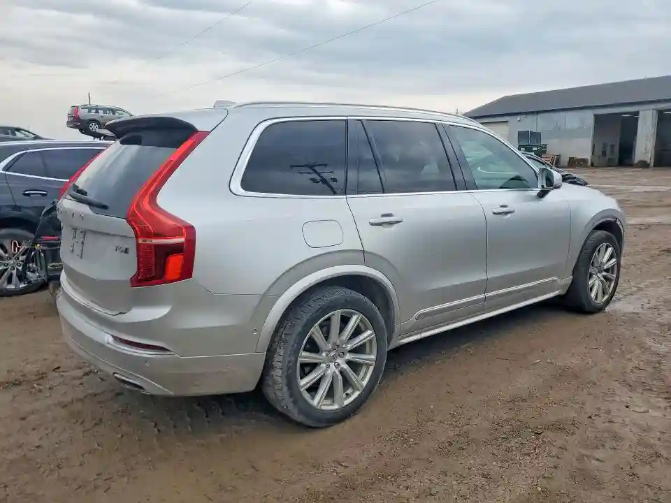 YV4A22PL7K1486083 2019 VOLVO XC90-2