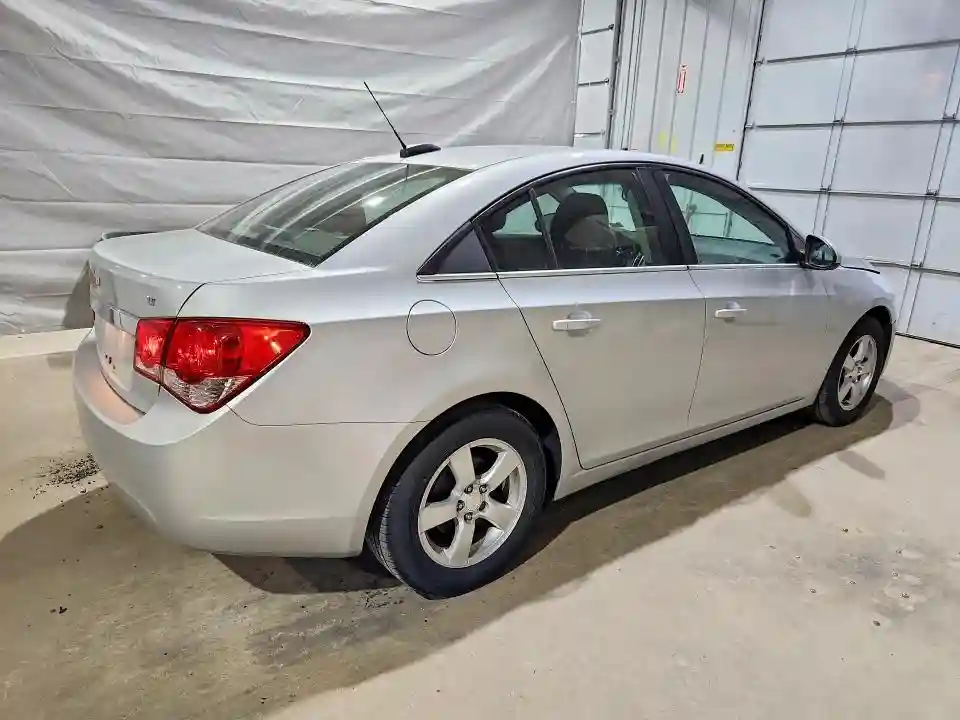 1G1PC5SBXF7203097 2015 CHEVROLET CRUZE-2