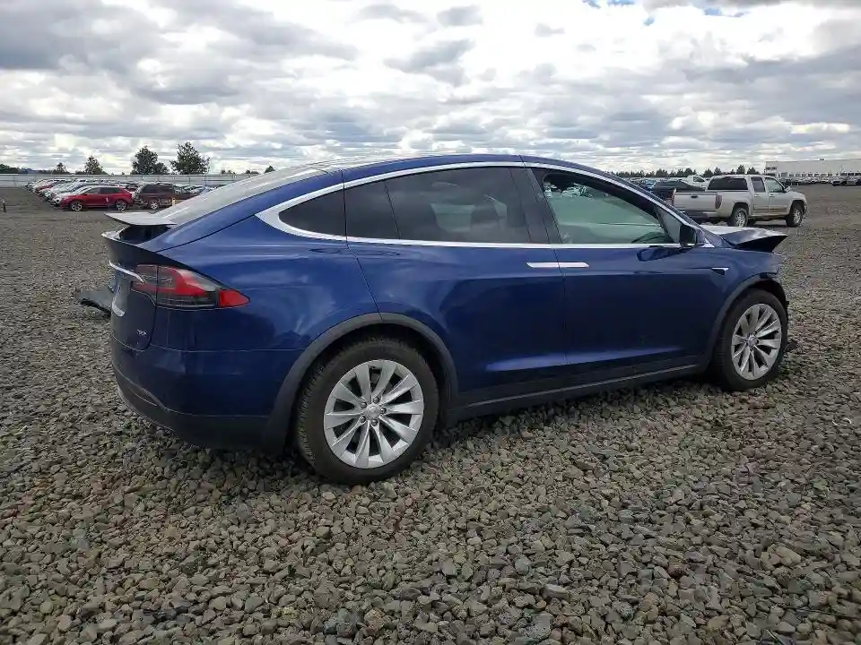 5YJXCDE28JF139691 2018 TESLA MODEL X-2
