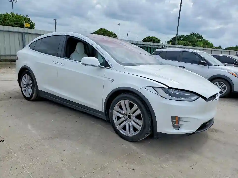 5YJXCBE24GF012790 2016 TESLA MODEL X-3