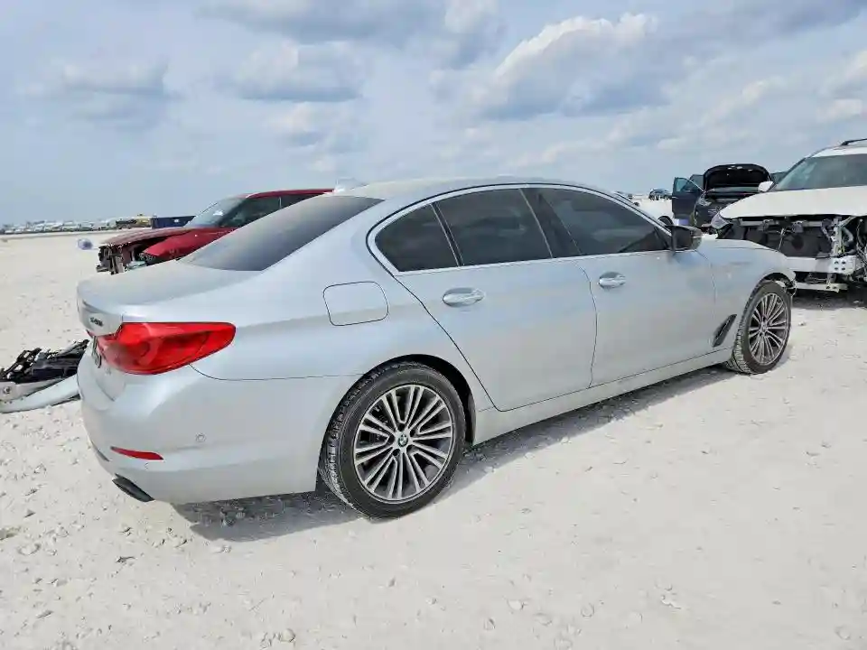 WBAJE7C38HG890980 2017 BMW 5 SERIES-2
