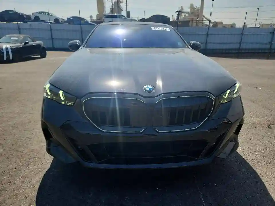 WBA43FJ0XSCT63902 2025 BMW 5 SERIES-4