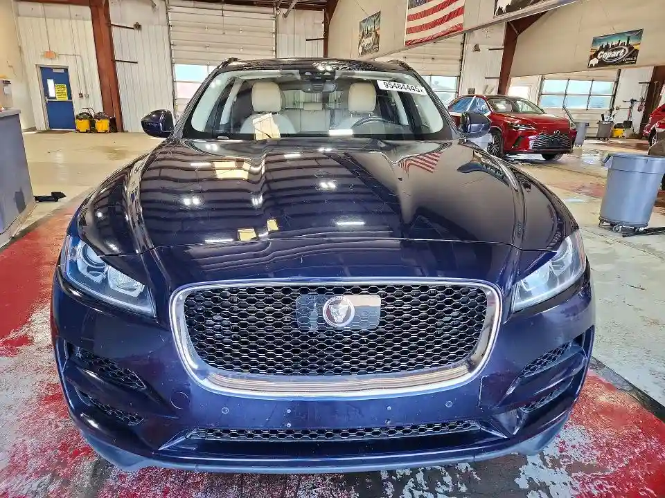 SADCJ2FX9KA359701 2019 JAGUAR F-PACE-4