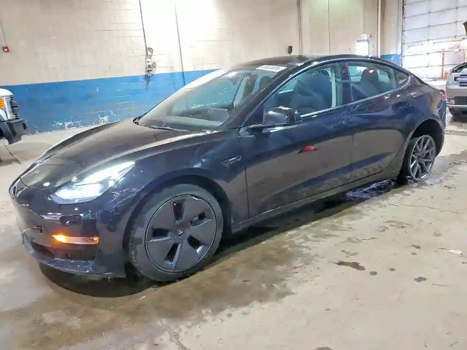 5YJ3E1EB0NF207723 2022 TESLA MODEL 3-0