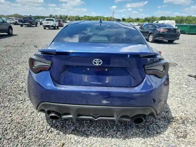 JF1ZNAA12H8701437 2017 TOYOTA 86-5