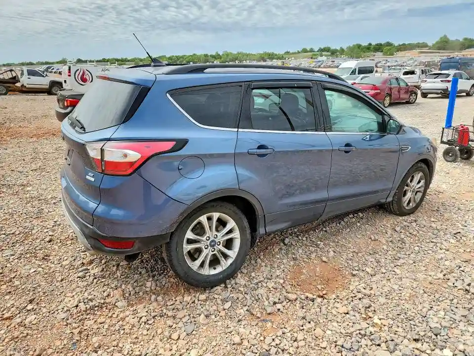 1FMCU0GD5JUC17088 2018 FORD ESCAPE-2