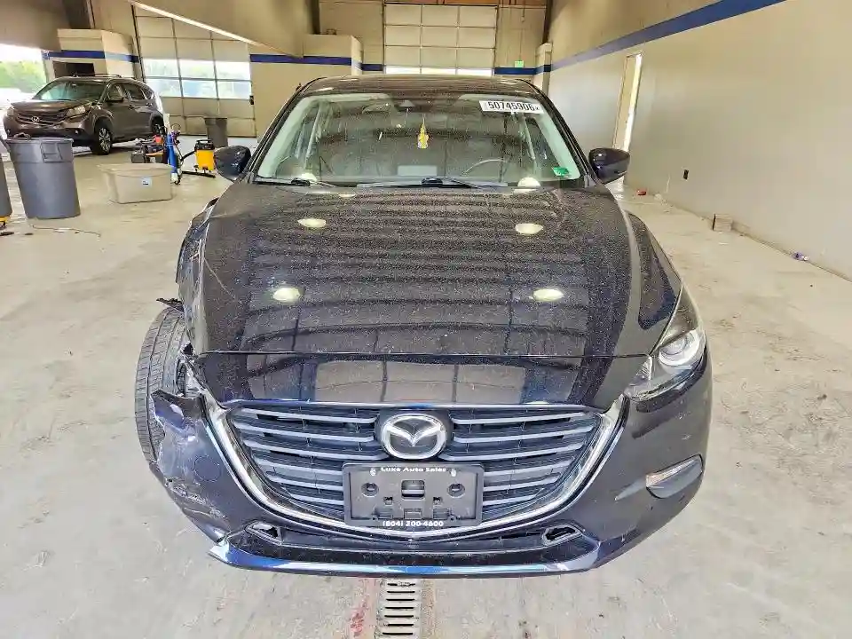 3MZBN1L33JM230780 2018 MAZDA 3-4