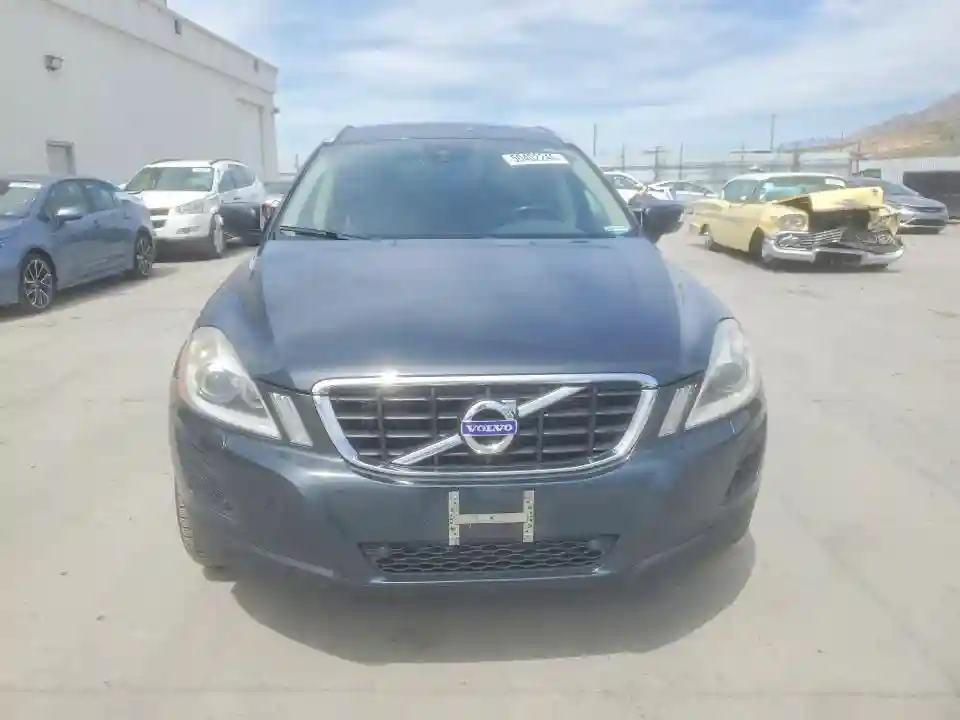 YV4902DZ0D2384932 2013 VOLVO XC60-4