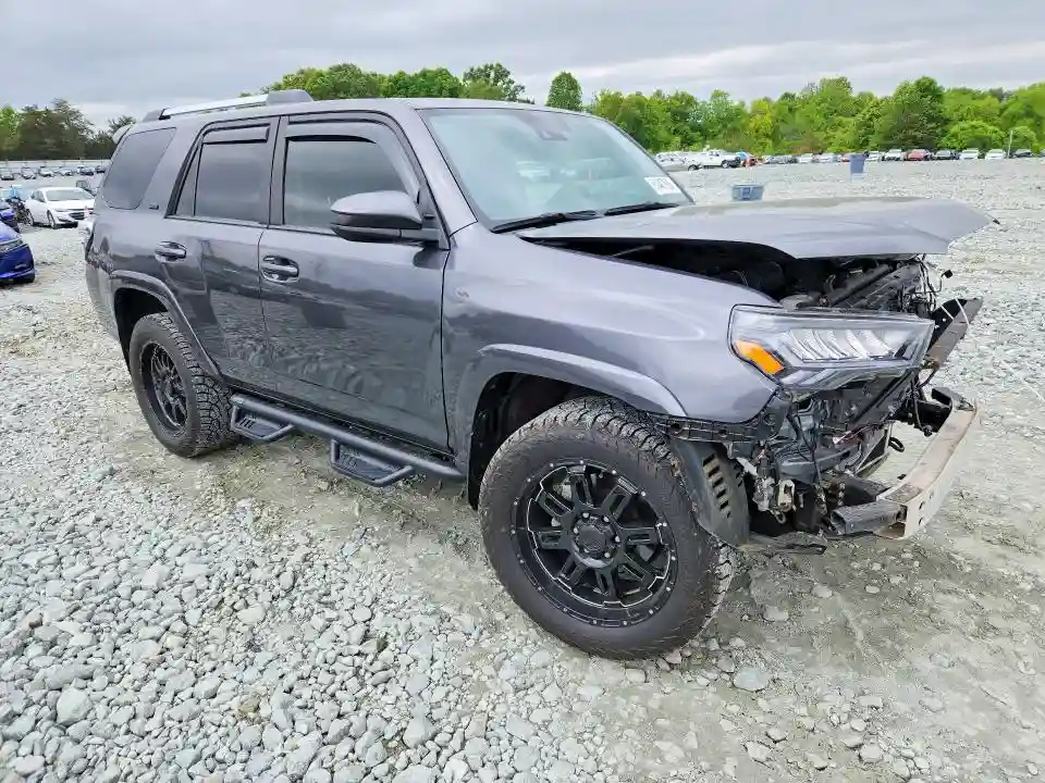 JTEMU5JR8N5974069 2022 TOYOTA 4RUNNER SR-3