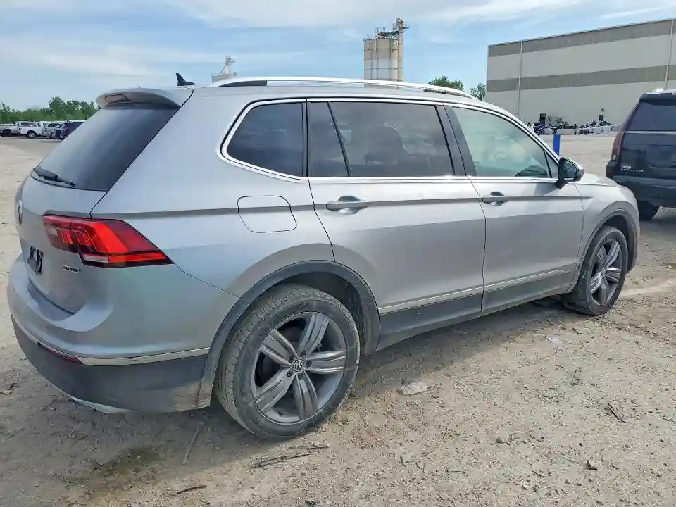 3VV2B7AX3LM159637 2020 VOLKSWAGEN TIGUAN-2