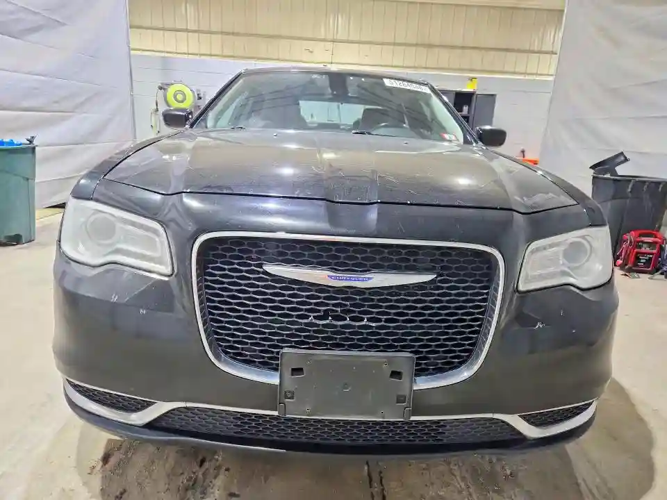 2C3CCARG5JH317154 2018 CHRYSLER 300-4