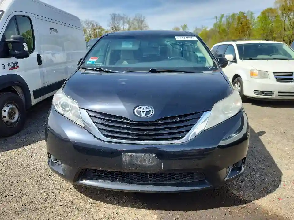5TDKZ3DCXHS816680 2017 TOYOTA SIENNA-4