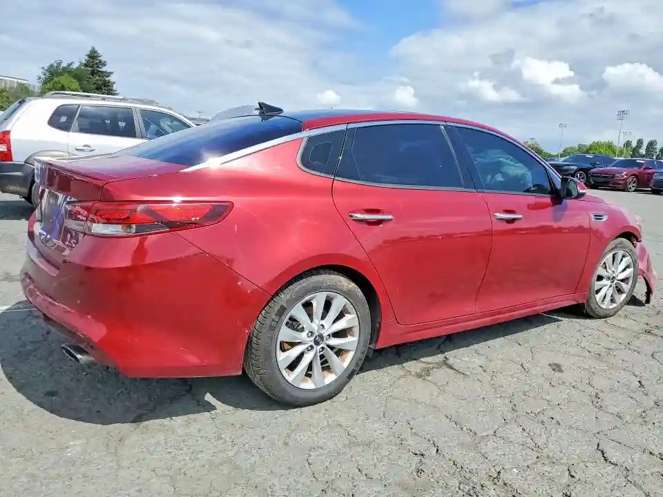 5XXGT4L32JG241044 2018 KIA OPTIMA S-2