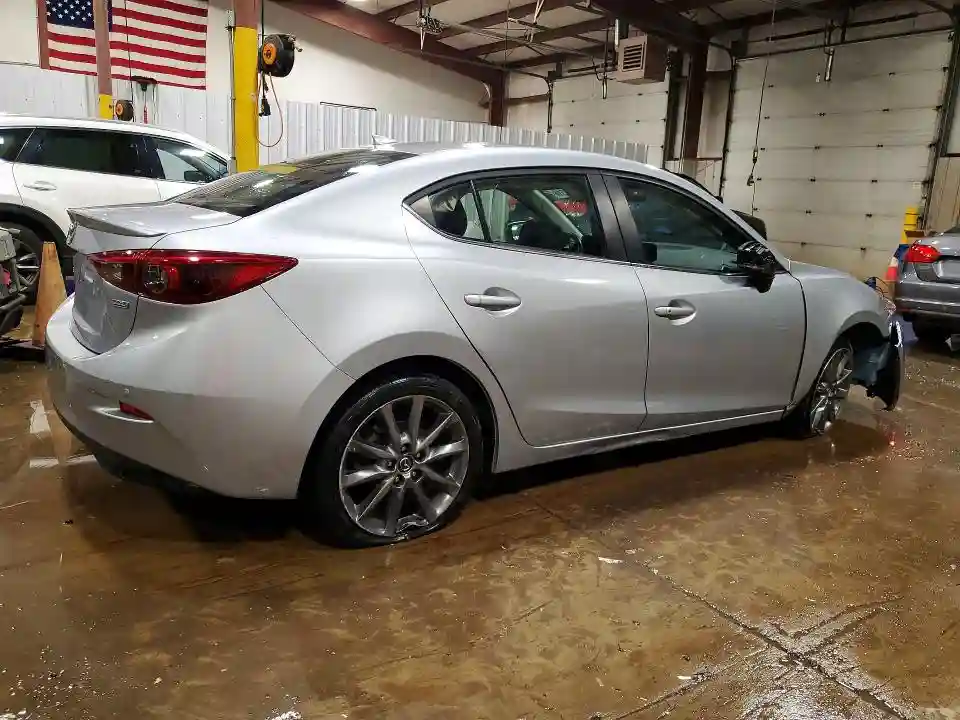 3MZBN1W38JM188523 2018 MAZDA 3-2