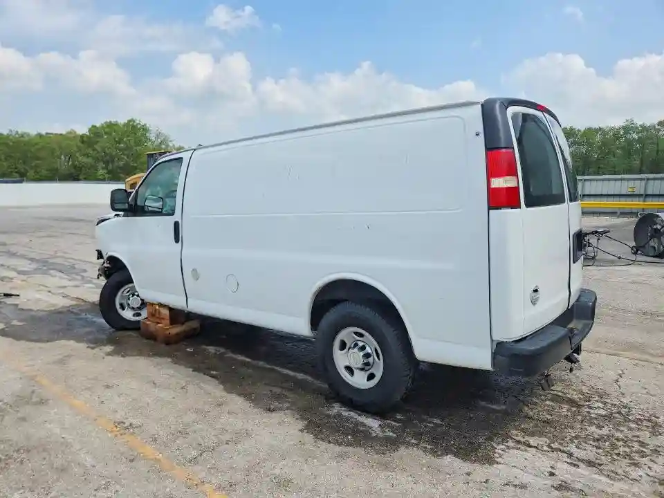 1GCWGFCG3B1128733 2011 CHEVROLET EXPRESS-1