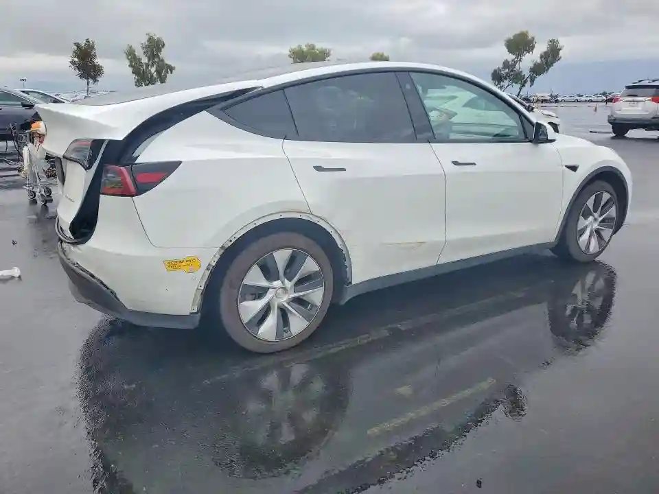 7SAYGAEE2NF348211 2022 TESLA MODEL Y-2