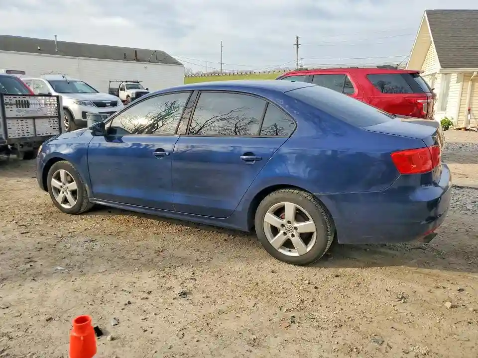 3VWDZ7AJ9BM072139 2011 VOLKSWAGEN JETTA-1