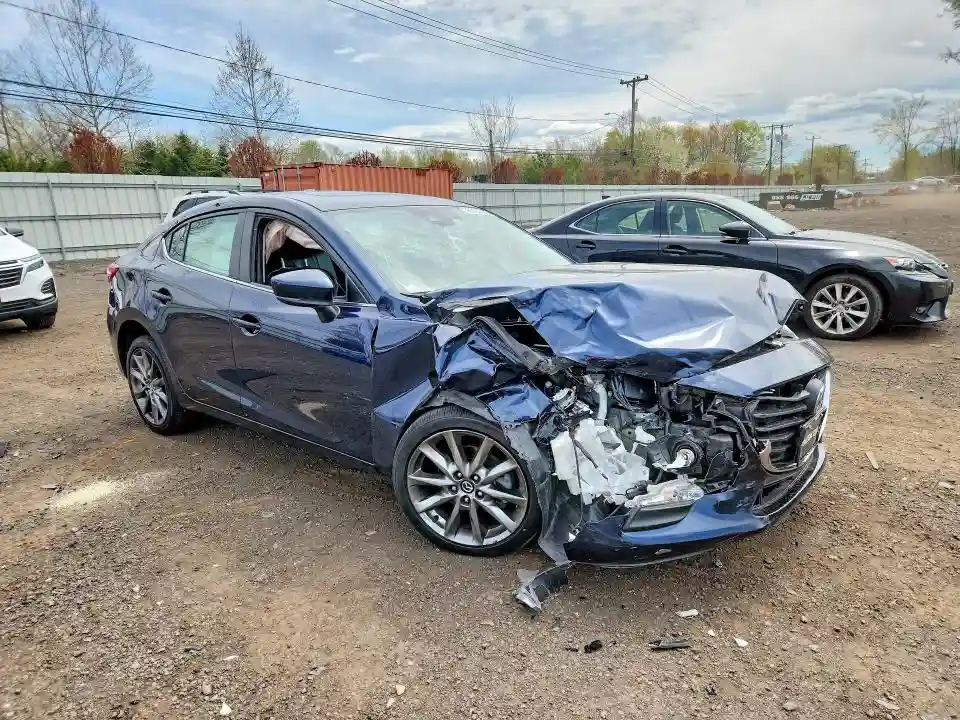 3MZBN1V33JM256552 2018 MAZDA 3-3