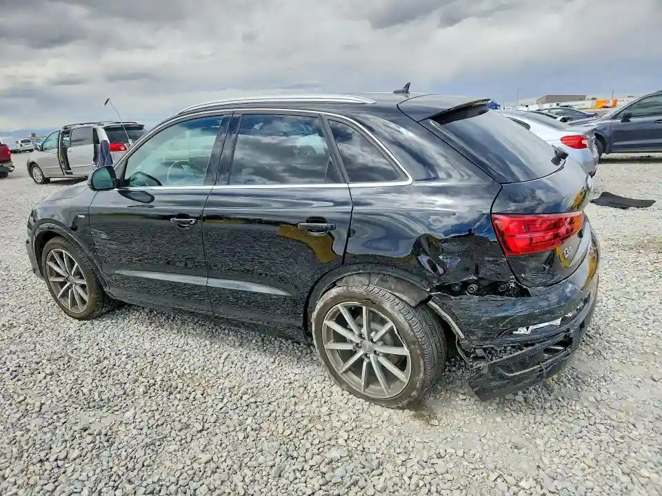 WA1JCCFS6JR019357 2018 AUDI Q3-1