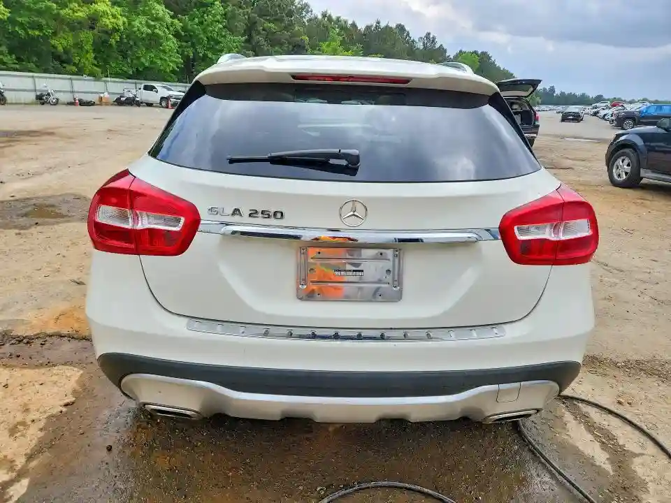 WDCTG4EB8JJ393309 2018 MERCEDES-BENZ GLA-CLASS-5