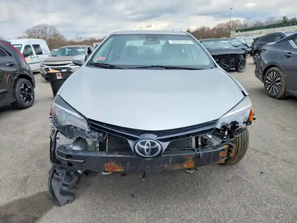 2T1BURHE4JC071047 2018 TOYOTA COROLLA-4