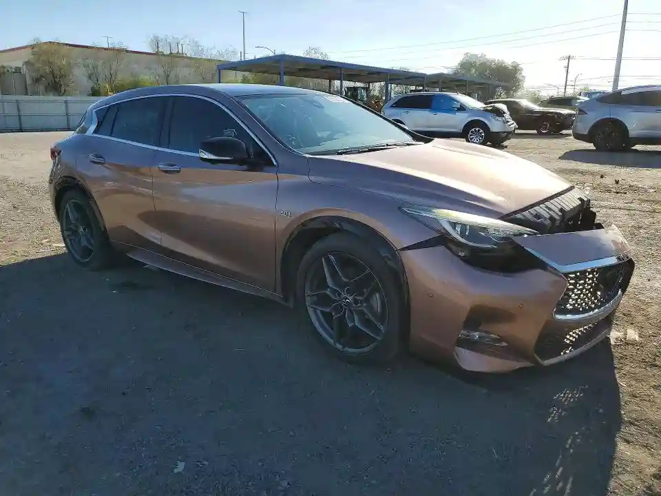 SJKCH5CP6JA046176 2018 INFINITI QX30-3