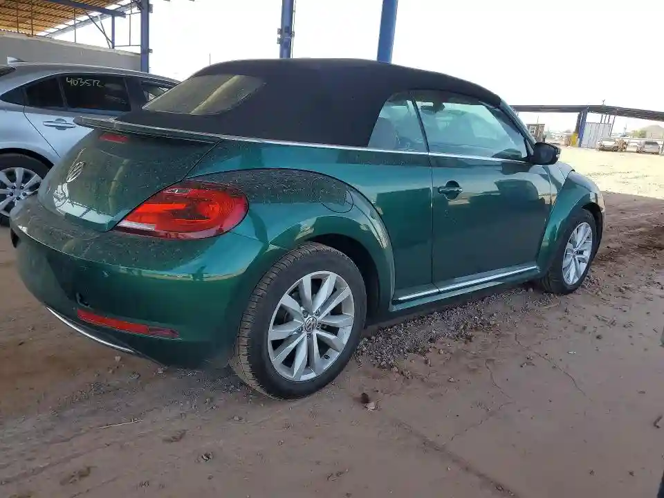 3VW517AT8HM812849 2017 VOLKSWAGEN BEETLE-2