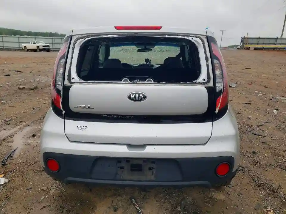 KNDJN2A21J7595547 2018 KIA SOUL-5