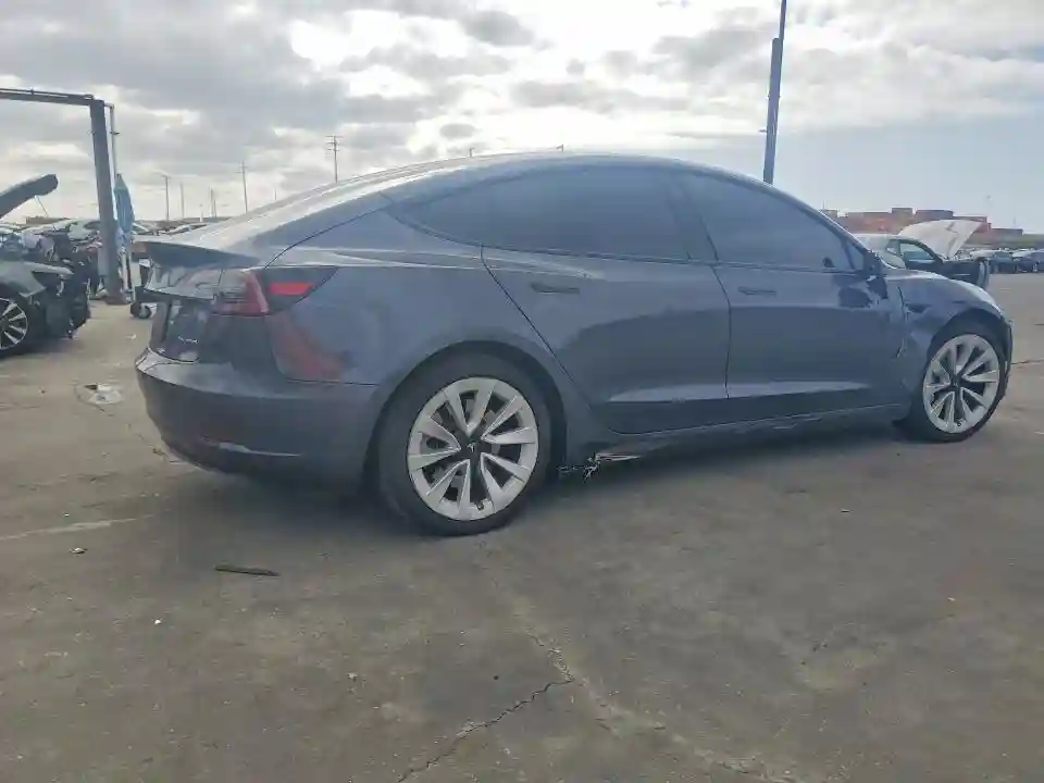 5YJ3E1EB8NF354985 2022 TESLA MODEL 3-2