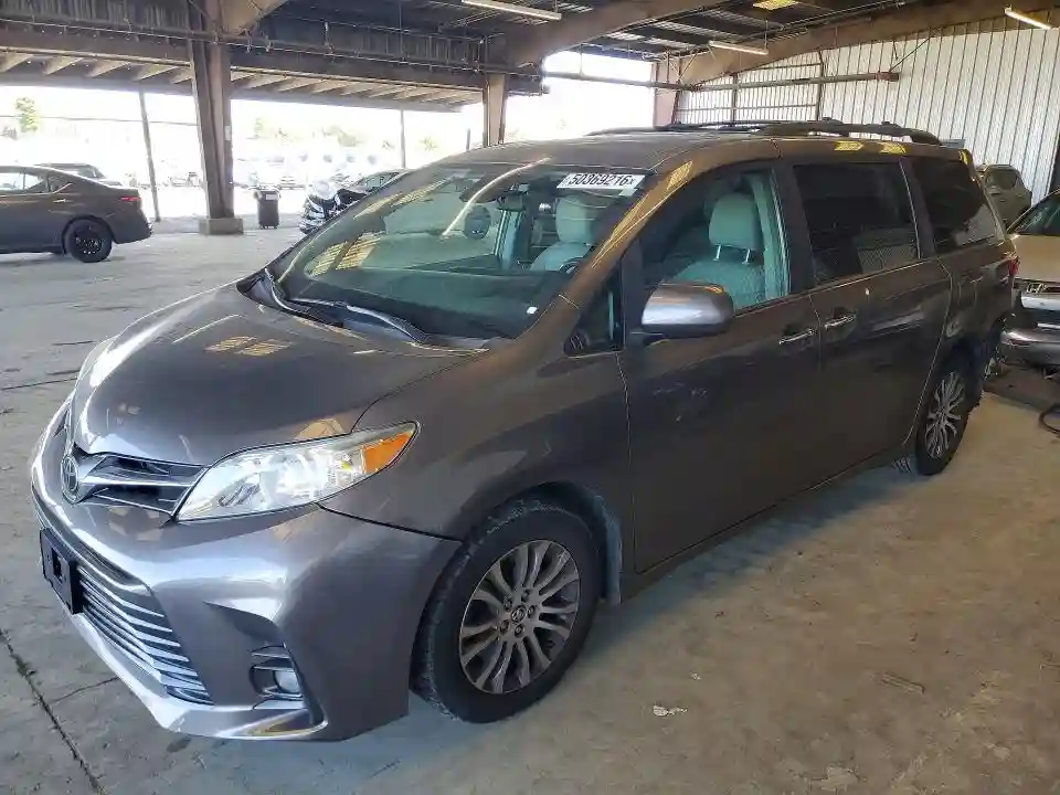 5TDYZ3DC6JS941028 2018 TOYOTA SIENNA-0