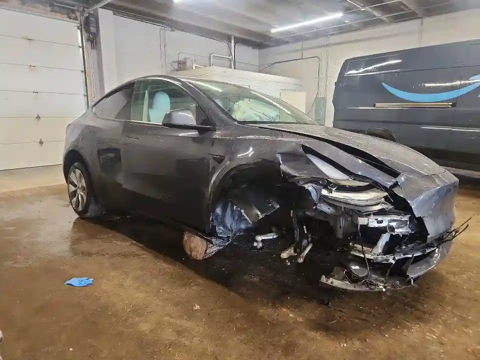 7SAYGDEE2PF610247 2023 TESLA MODEL Y-3
