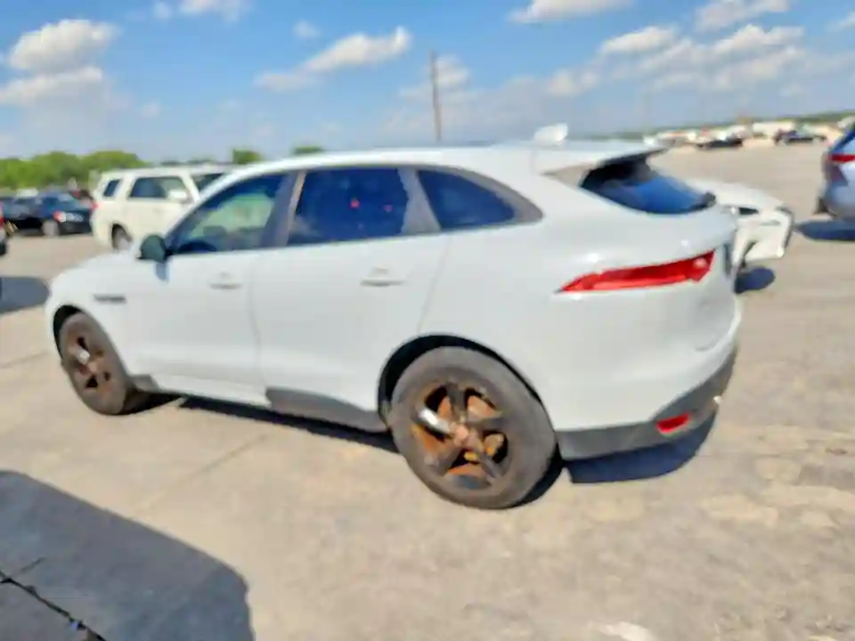 SADCJ2GX8JA236856 2018 JAGUAR F-PACE-1