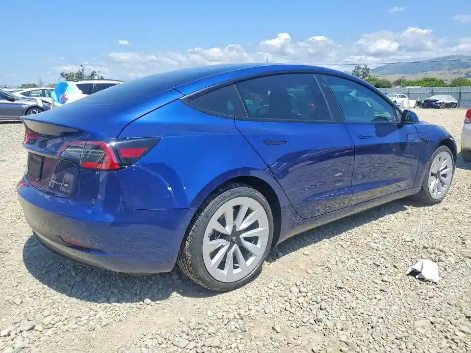 5YJ3E1EB2NF298705 2022 TESLA MODEL 3-2
