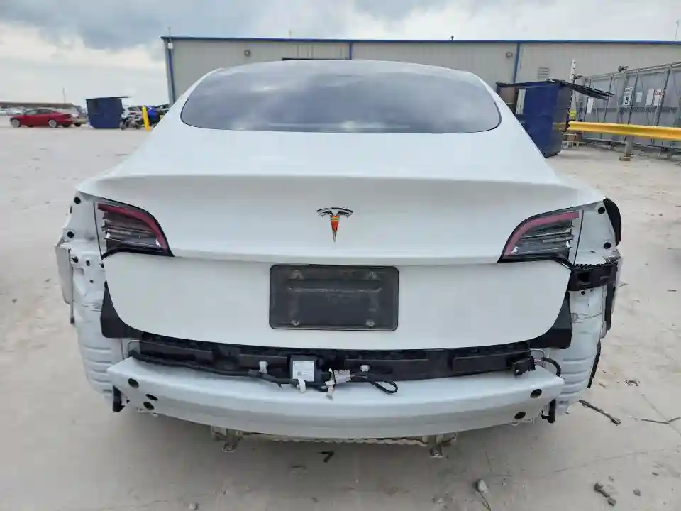 5YJ3E1EA6PF395724 2023 TESLA MODEL 3-5