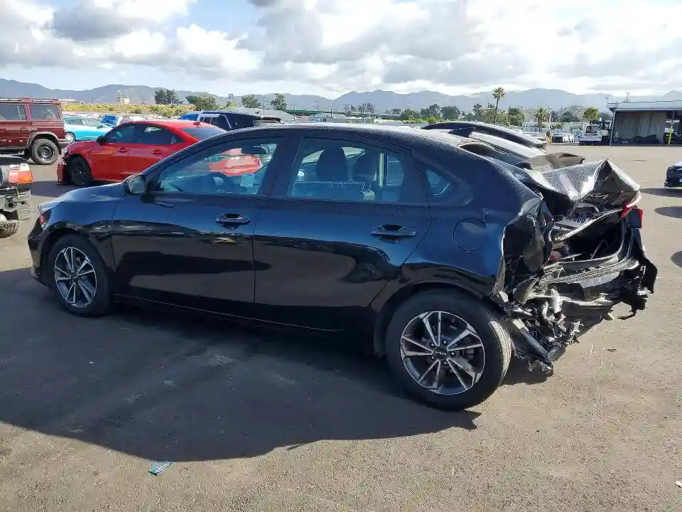 3KPF24AD7PE570575 2023 KIA FORTE LXS-1