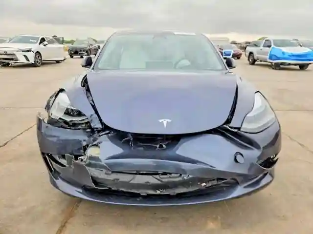 5YJ3E1EA0PF467727 2023 TESLA MODEL 3-4