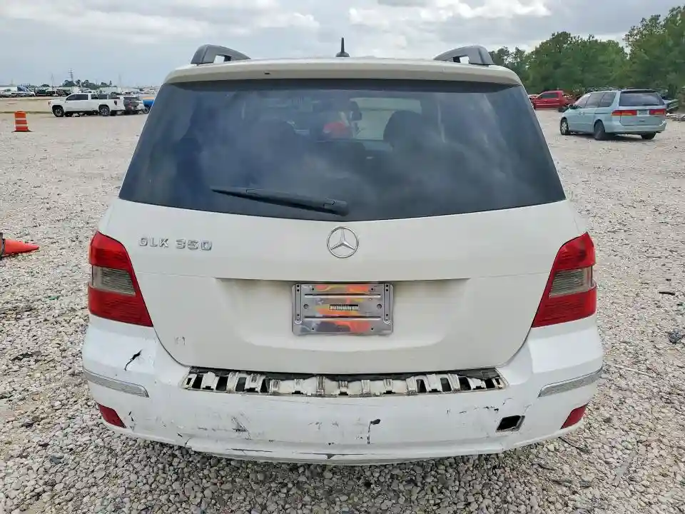 WDCGG5GB5BF530926 2011 MERCEDES-BENZ GLK-CLASS-5