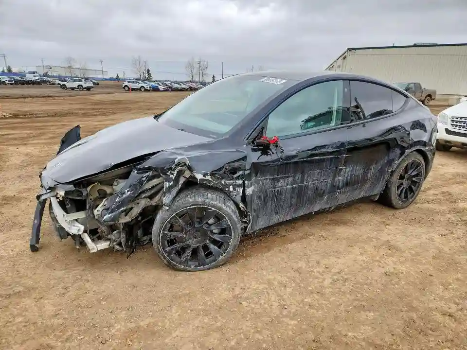 7SAYGDEE2NF572788 2022 TESLA MODEL Y-0