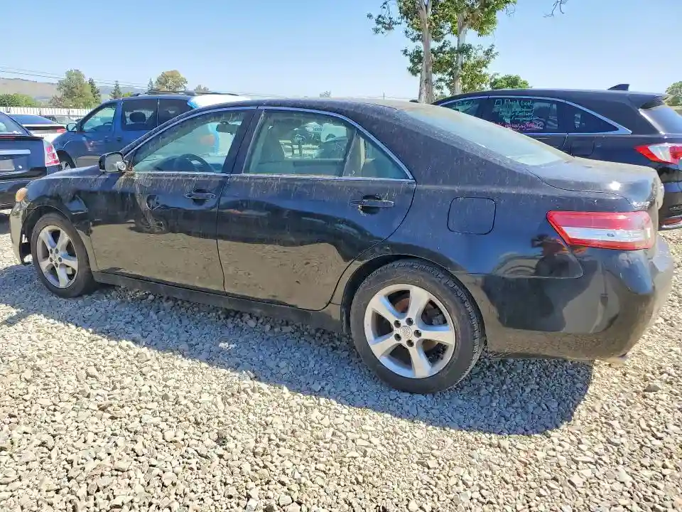 4T1BK3EK9AU111618 2010 TOYOTA CAMRY LE V-1