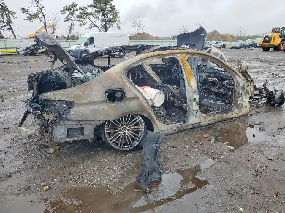 WBAJR7C05LCE04249 2020 BMW 5 SERIES-2