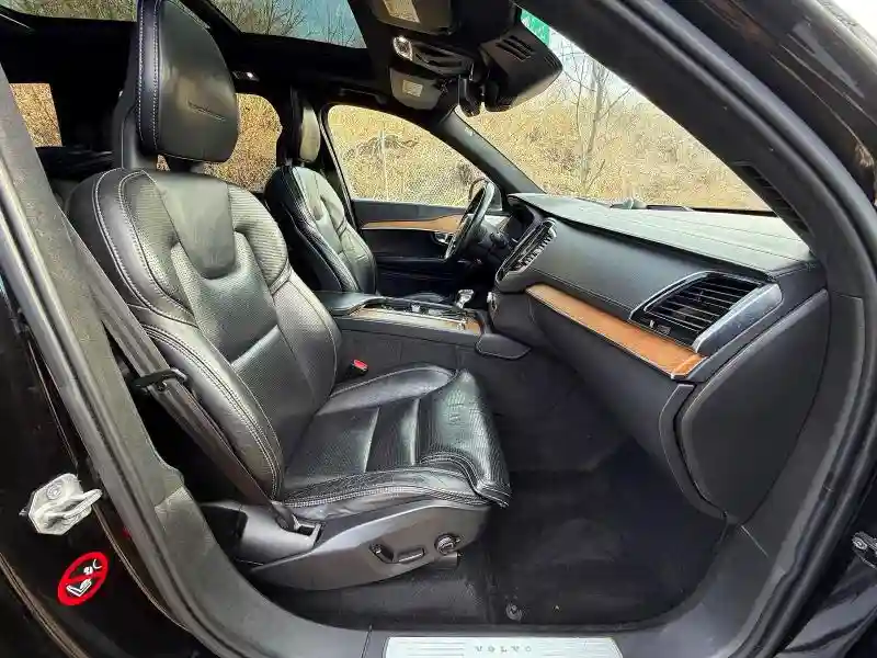 YV4A22PL3J1209333 2018 VOLVO XC90-4