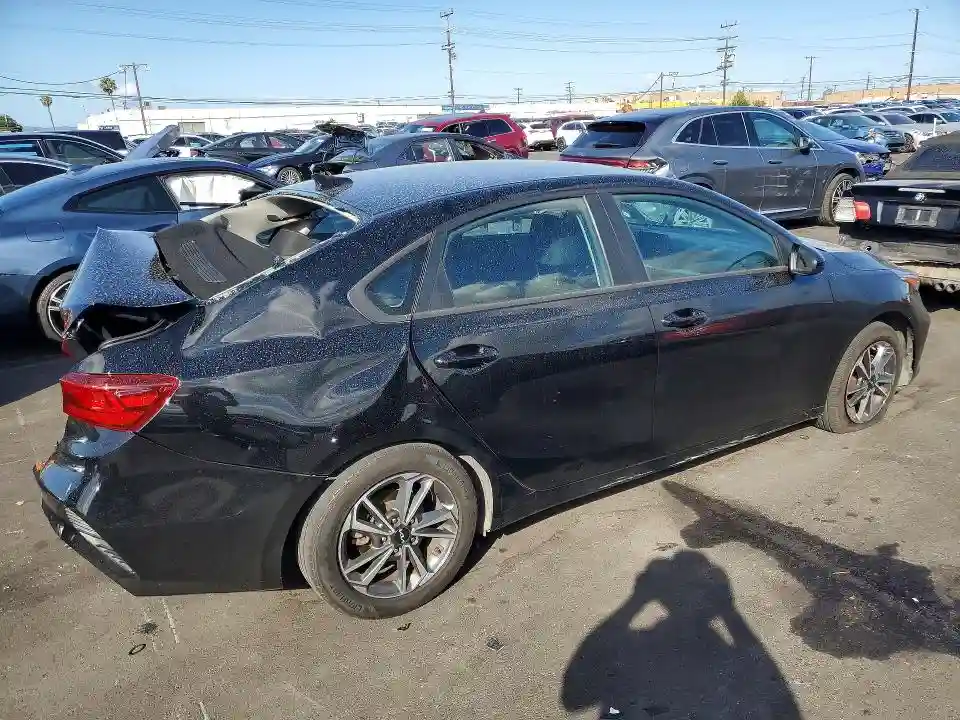 3KPF24AD7PE570575 2023 KIA FORTE LXS-2