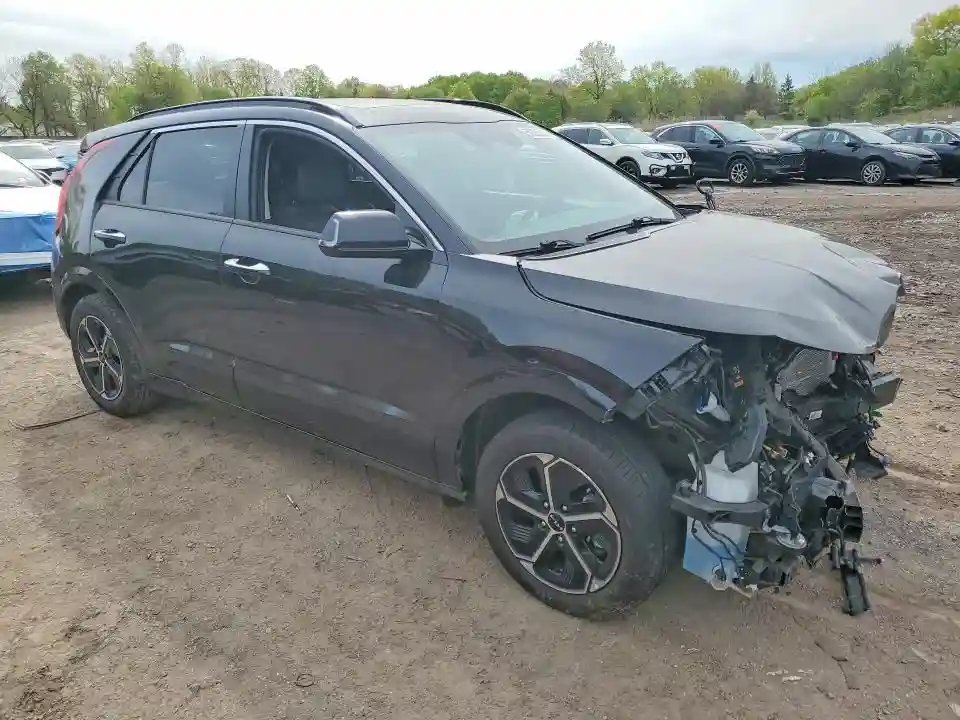 KNDCT3LE5P5065677 2023 KIA NIRO-3