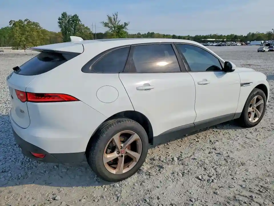 SADCJ2BV7HA893129 2017 JAGUAR F-PACE-2